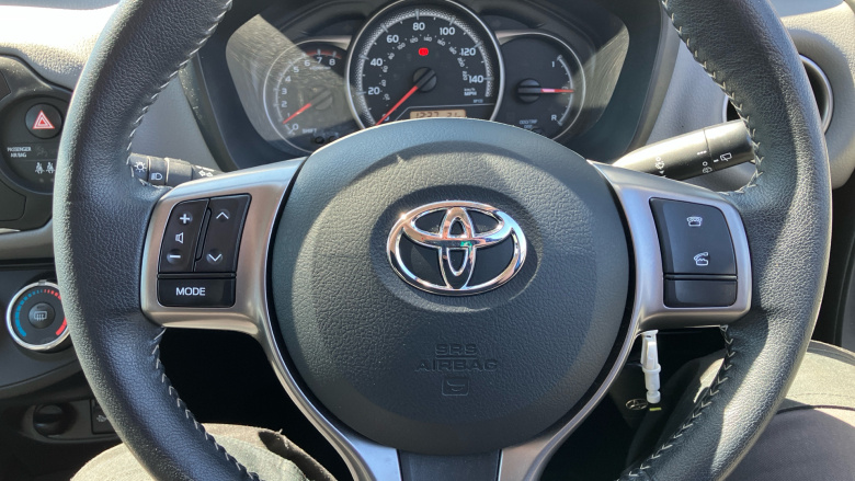 Toyota Yaris 1.33 VVT-i Icon 5dr Petrol Hatchback